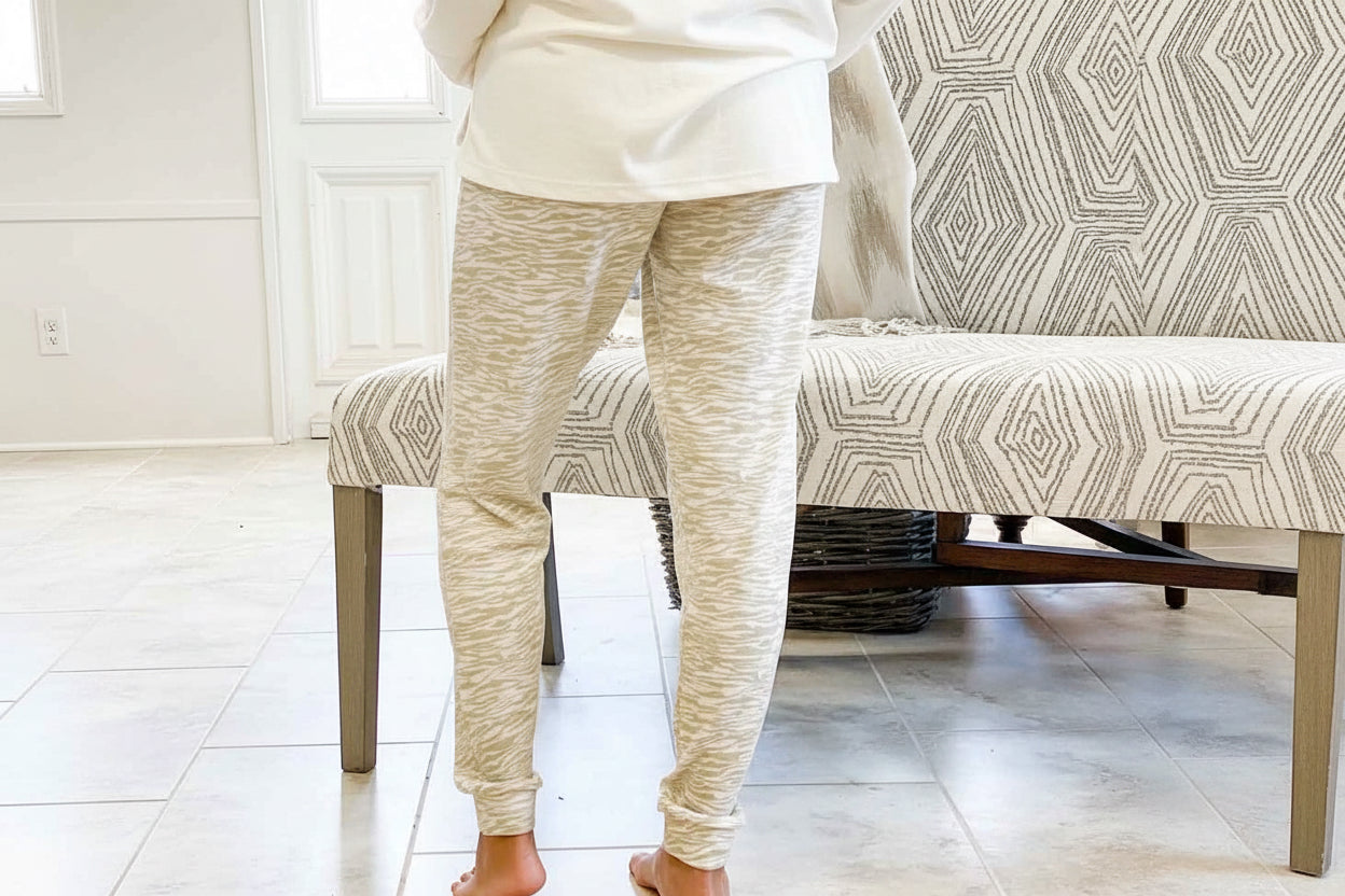 Tiger Stripe Effortless Lounge Jogger Off White/Shell
