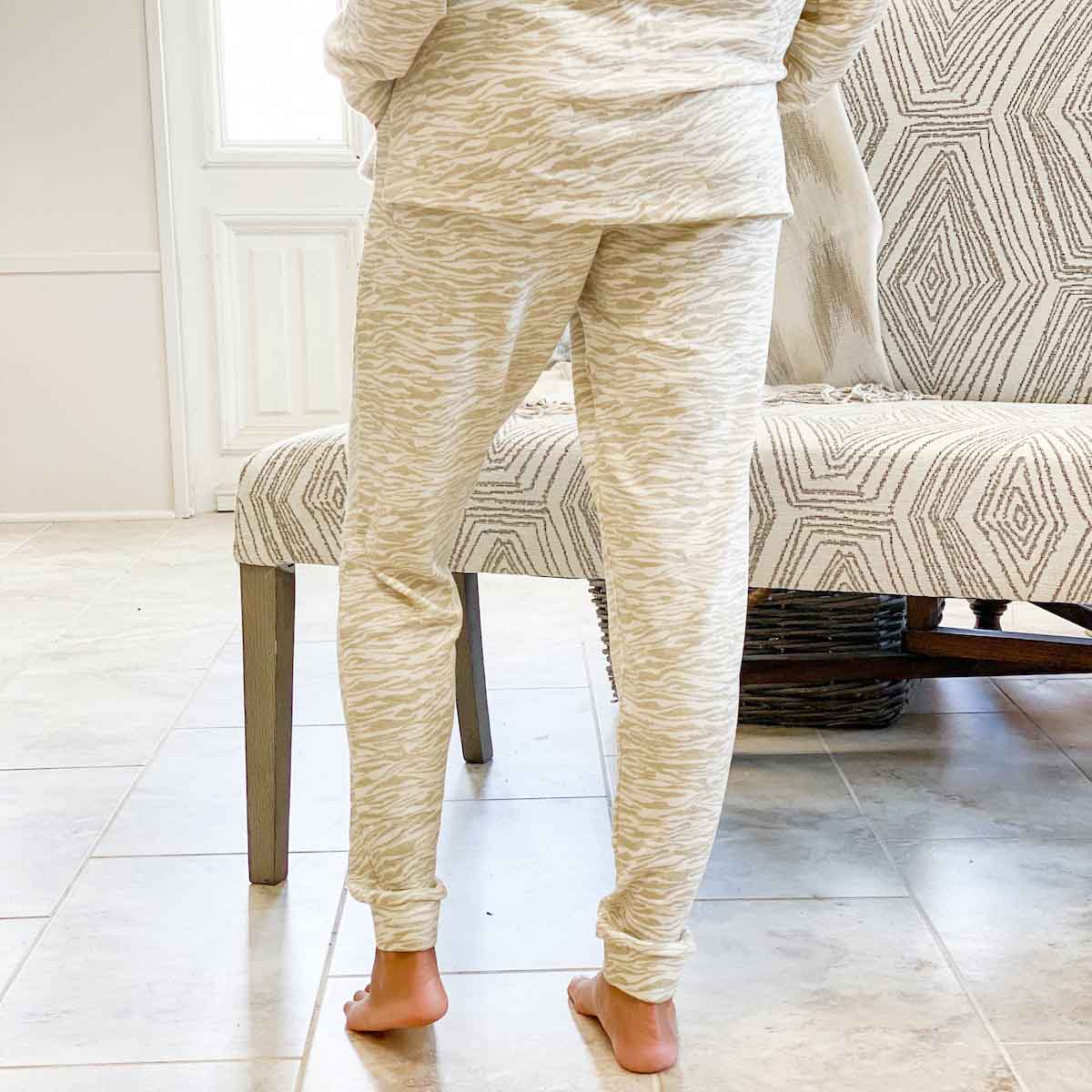 Tiger Stripe Effortless Lounge Jogger   Off White/Shell   -Asst.: Small