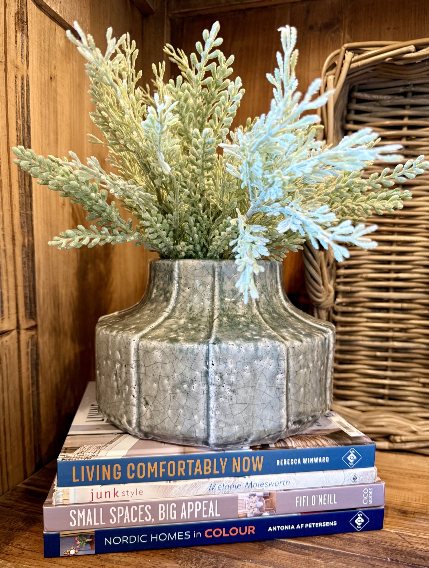 Planters & Vases