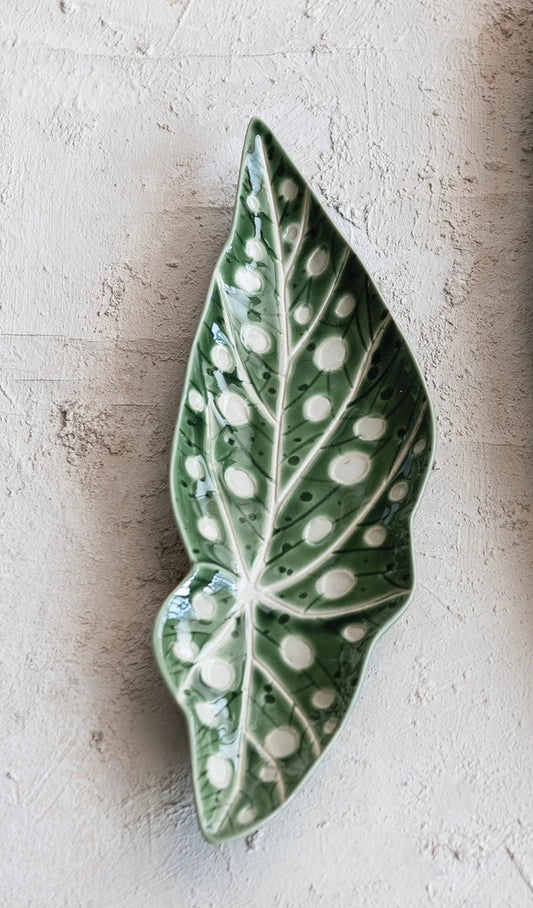Stoneware Leaf Shaped Plate