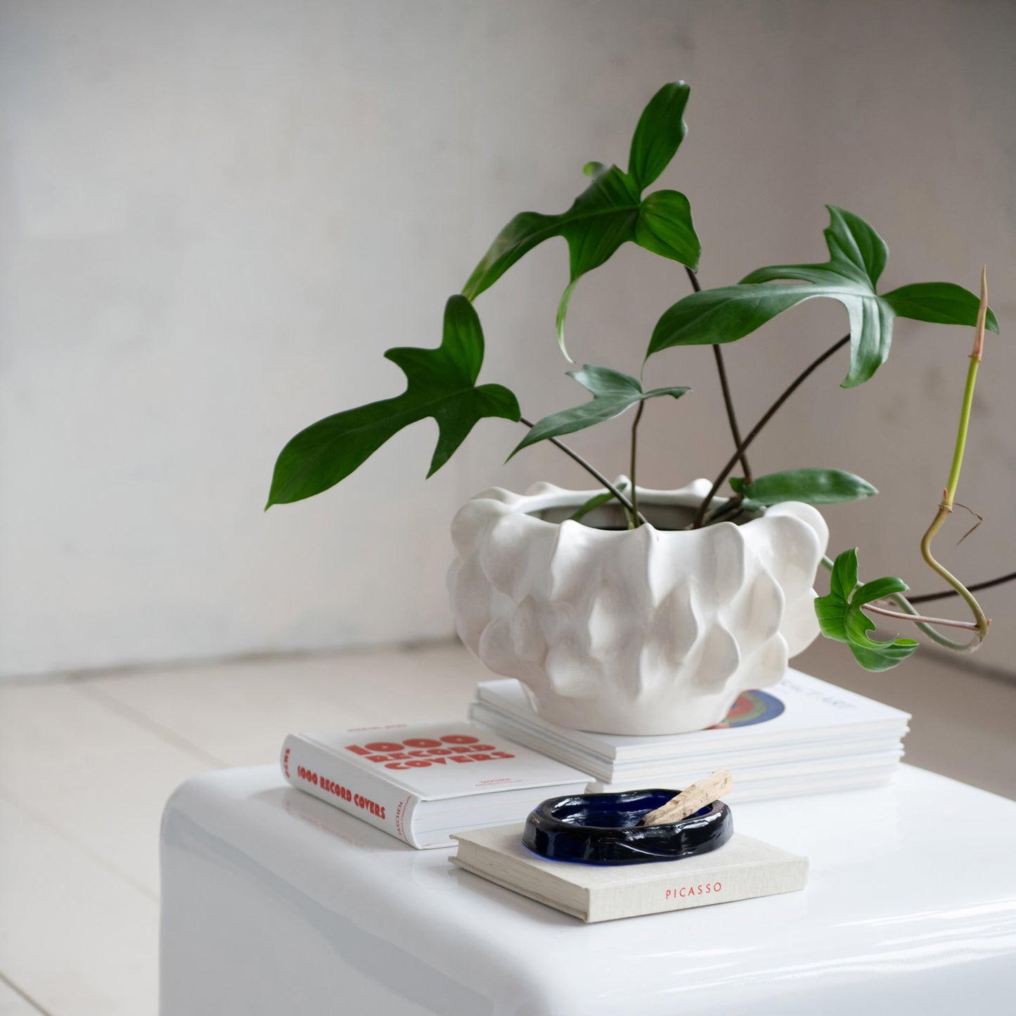 Stoneware Sculptural Planter, Matte White (Holds 7" Pot)